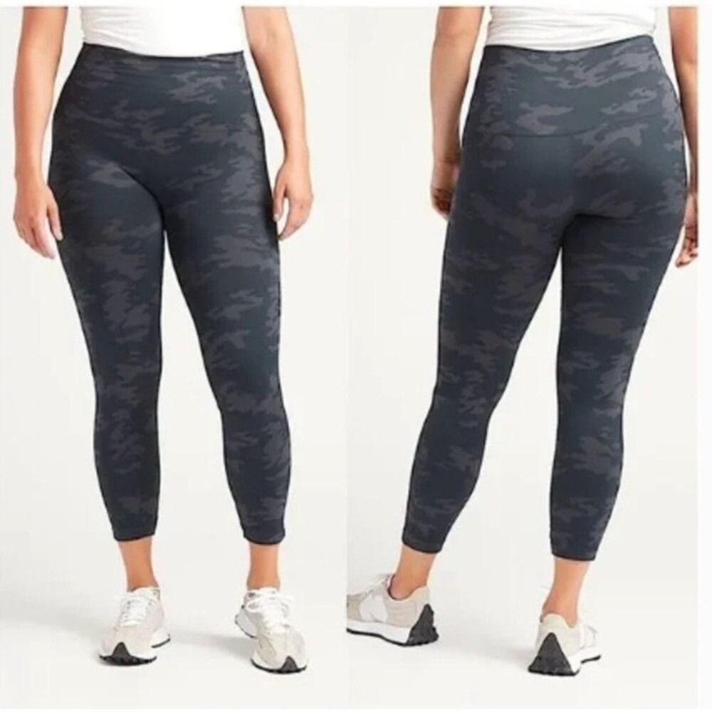 SPANX Look At Me Now Camo Seamless Leggings // 3 X‎